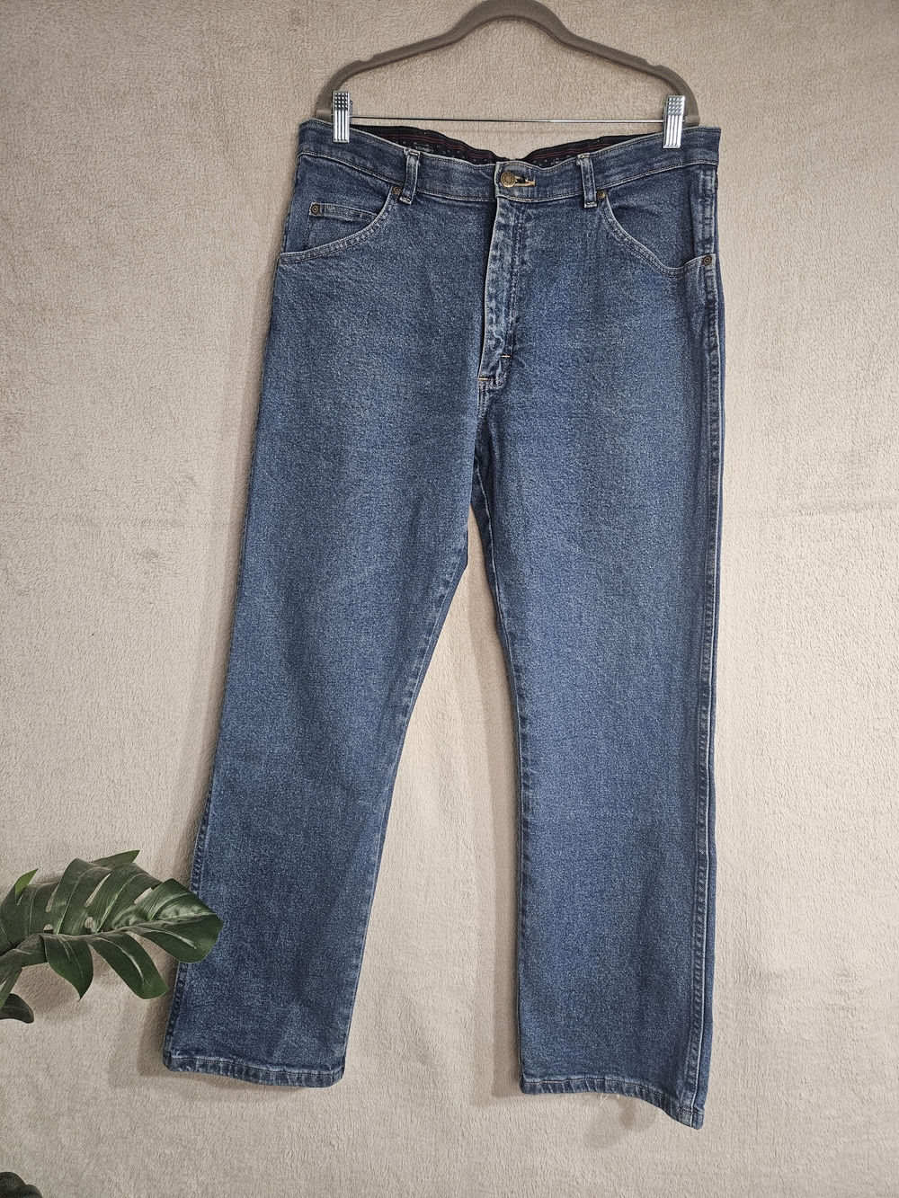 Wrangler Men’s Straight Jeans in Blue Denim